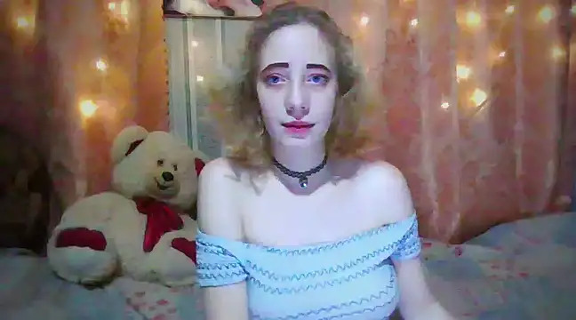 Snapshot of MelxMellie chatting on December 2024 08:28:02 PM MelxMellie online show from December 2024 08:28:02 PM