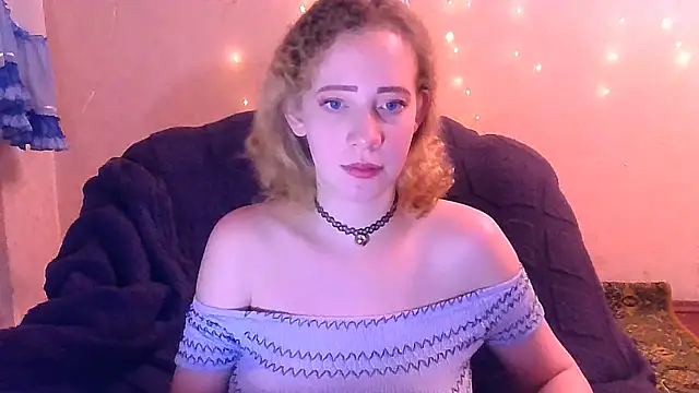 Snapshot of MelxMellie chatting on January 2025 06:27:01 PM MelxMellie online show from January 2025 06:27:01 PM