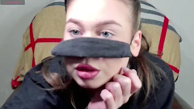 Snapshot of Mikki5P chatting on February 2025 06:04:02 PM Mikki5P online show from February 2025 06:04:02 PM