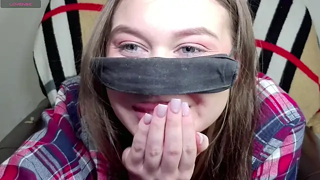 Snapshot of Mikki5P chatting on February 2025 09:11:02 PM Mikki5P online show from February 2025 09:11:02 PM