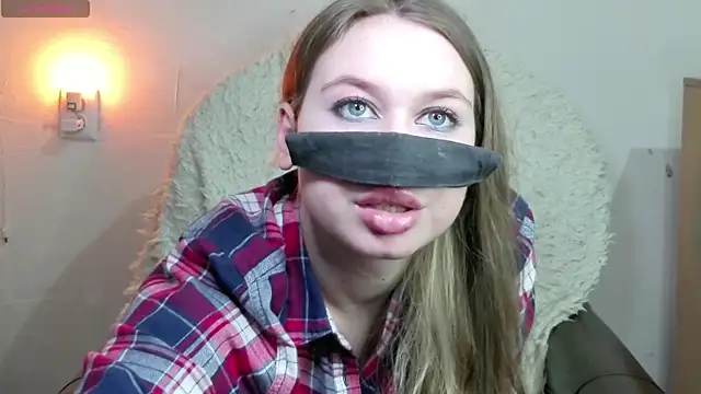 Snapshot of Mikki5P chatting on March 2025 06:01:02 PM Mikki5P online show from March 2025 06:01:02 PM