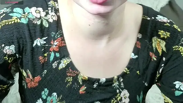 Snapshot of Mikki5P chatting on October 2025 05:44:02 PM Mikki5P online show from October 2025 05:44:02 PM