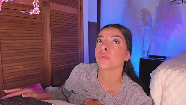 Snapshot of 777AylinZ chatting on September 2025 09:36:01 AM 777AylinZ online show from September 2025 09:36:01 AM