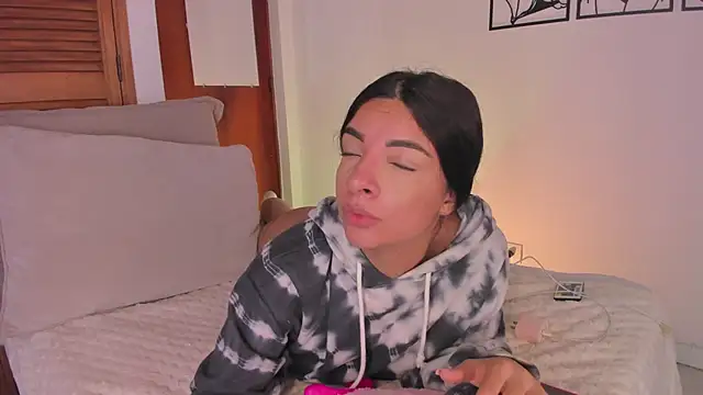 Snapshot of 777AylinZ chatting on October 2025 11:53:02 AM 777AylinZ online show from October 2025 11:53:02 AM