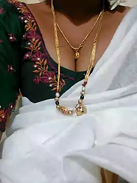 Snapshot of Cute-chinny chatting on January 2025 05:37:01 PM Cute-chinny online show from January 2025 05:37:01 PM