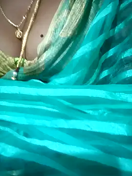 Snapshot of Cute-chinny chatting on January 2025 05:17:02 PM Cute-chinny online show from January 2025 05:17:02 PM