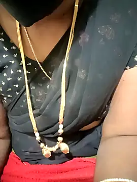 Snapshot of Cute-chinny chatting on January 2025 12:52:02 AM Cute-chinny online show from January 2025 12:52:02 AM