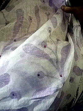 Snapshot of Cute-chinny chatting on January 2025 05:14:01 PM Cute-chinny online show from January 2025 05:14:01 PM