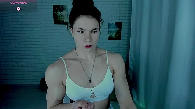 Lisa Ray online show from February 2026 01:04:01 AM