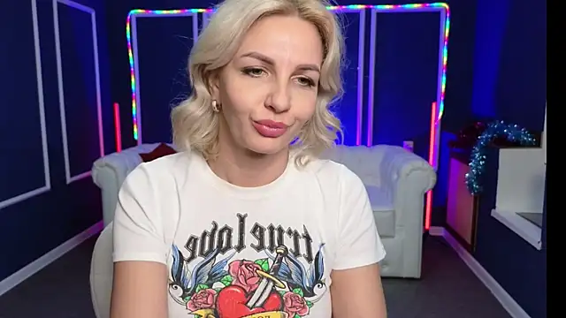 Snapshot of Barbara_Blonde chatting on January 2025 07:44:02 AM Barbara Blonde online show from January 2025 07:44:02 AM