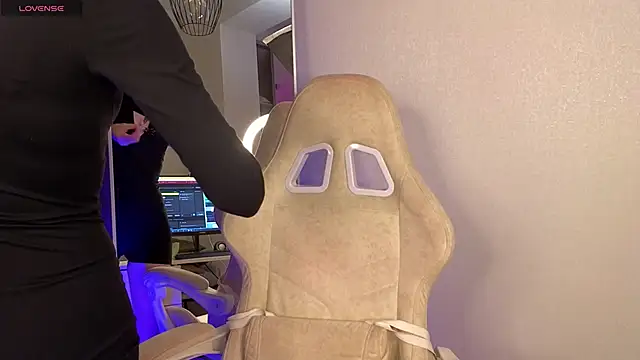 Maddy Garcia online show from January 2025 04:54:01 PM