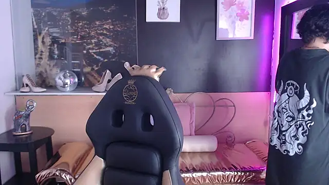 Snapshot of Lili_Gomez_ chatting on October 2025 02:02:01 PM Lili Gomez online show from October 2025 02:02:01 PM