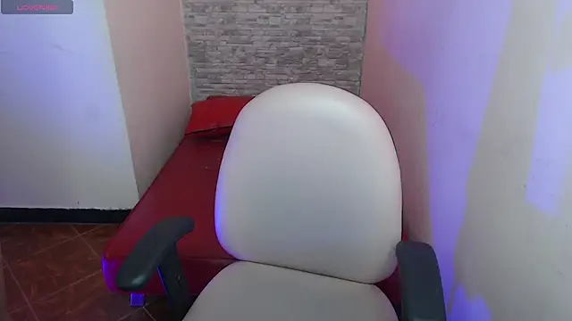 Snapshot of Lili_Gomez_ chatting on October 2025 02:07:02 PM Lili Gomez online show from October 2025 02:07:02 PM