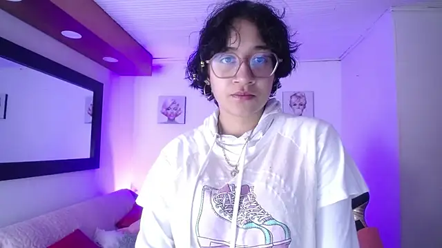 Snapshot of Lili_Gomez_ chatting on November 2025 01:00:02 PM Lili Gomez online show from November 2025 01:00:02 PM