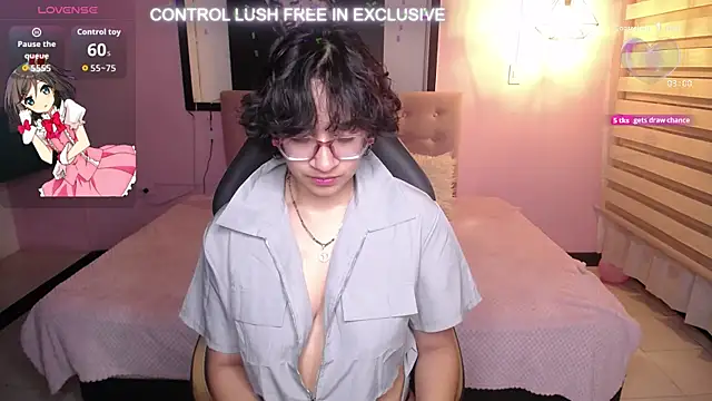 Snapshot of Lili_Gomez_ chatting on November 2025 02:06:02 PM Lili Gomez online show from November 2025 02:06:02 PM