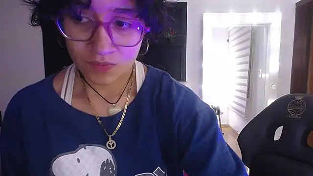 Snapshot of Lili_Gomez_ chatting on November 2025 12:42:01 PM Lili Gomez online show from November 2025 12:42:01 PM