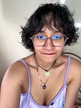 Snapshot of Lili_Gomez_ chatting on December 2025 02:04:02 PM Lili Gomez online show from December 2025 02:04:02 PM