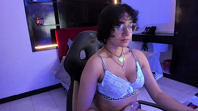 Snapshot of Lili_Gomez_ chatting on December 2025 10:46:02 AM Lili Gomez online show from December 2025 10:46:02 AM