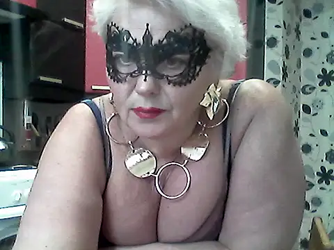 Lisa Suzie online show from February 2026 01:03:01 PM