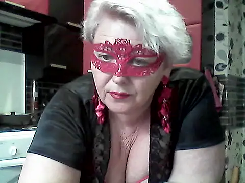 Lisa Suzie online show from April 2026 01:47:02 PM