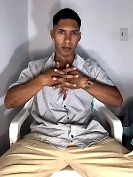 Snapshot of maximo_vega_newv chatting on October 2025 11:17:01 PM maximo vega newv online show from October 2025 11:17:01 PM