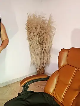 Snapshot of Aiunii1 chatting on November 2025 01:44:01 PM Aiunii1 online show from November 2025 01:44:01 PM