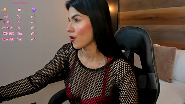 stephanya  online show from November 2025 07:01:02 PM