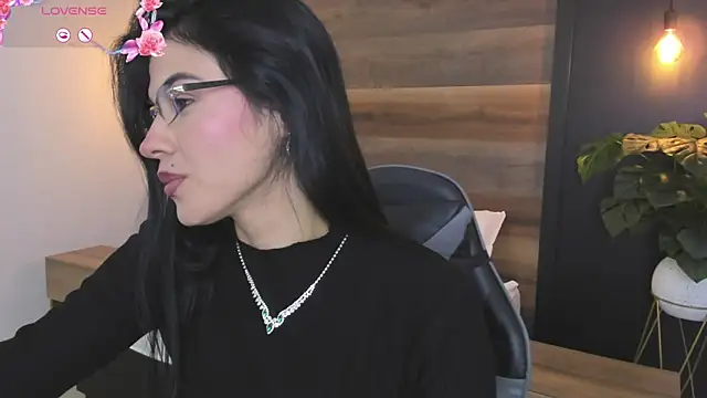 Snapshot of stephanya_ chatting on May 2026 07:52:01 PM stephanya online show from May 2026 07:52:01 PM