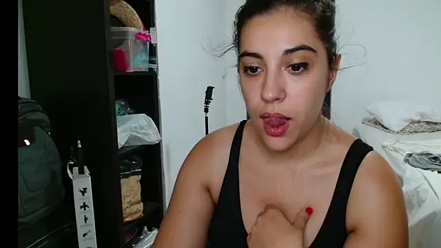 Ursumi1 online show from September 2025 12:49:01 PM