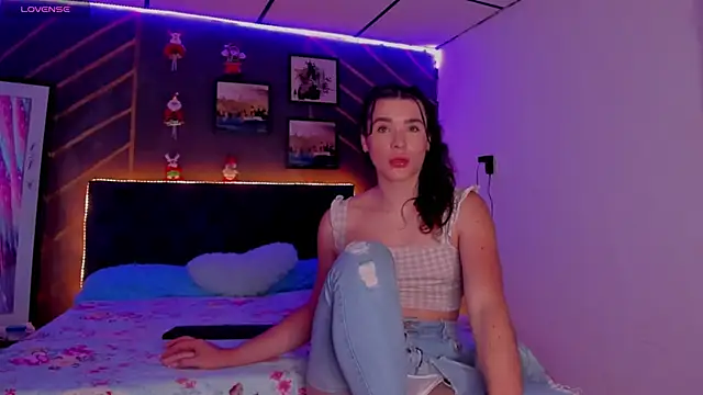 elafranco  online show from December 2024 08:05:01 PM