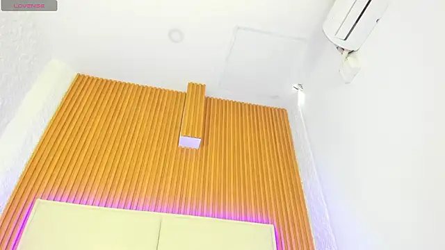 aggy castel online show from January 2026 03:05:01 PM