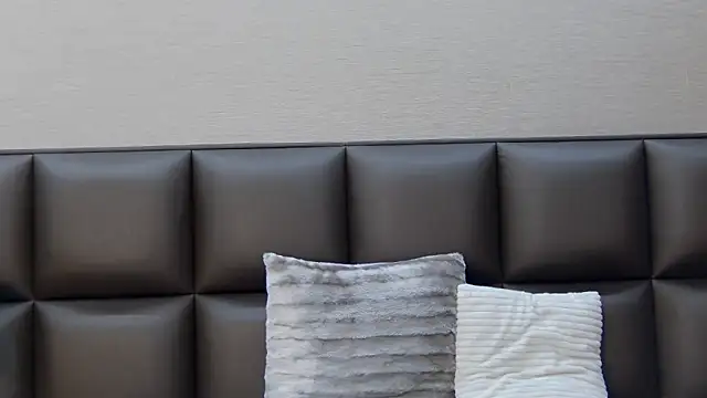 FoxyJoy online show from April 2026 04:25:01 PM