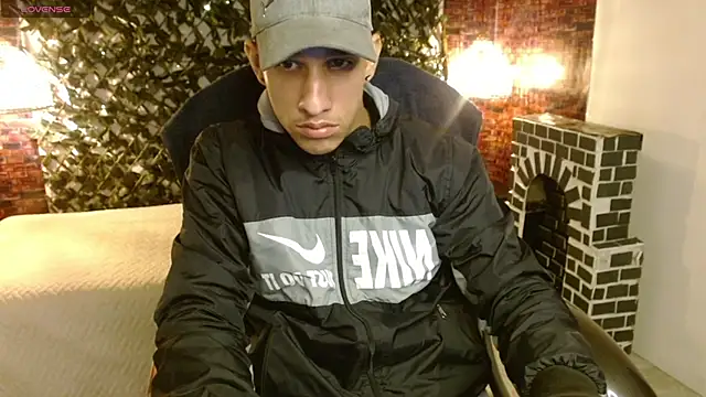 Snapshot of Jheidertwink chatting on December 2024 03:50:02 AM Jheidertwink online show from December 2024 03:50:02 AM