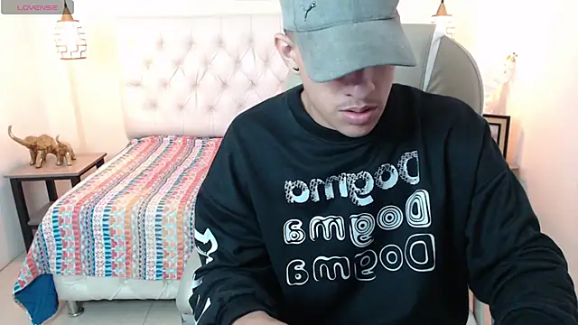 Snapshot of Jheidertwink chatting on December 2024 07:12:01 AM Jheidertwink online show from December 2024 07:12:01 AM