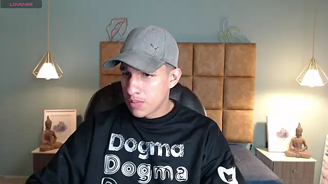 Snapshot of Jheidertwink chatting on December 2024 03:40:01 AM Jheidertwink online show from December 2024 03:40:01 AM