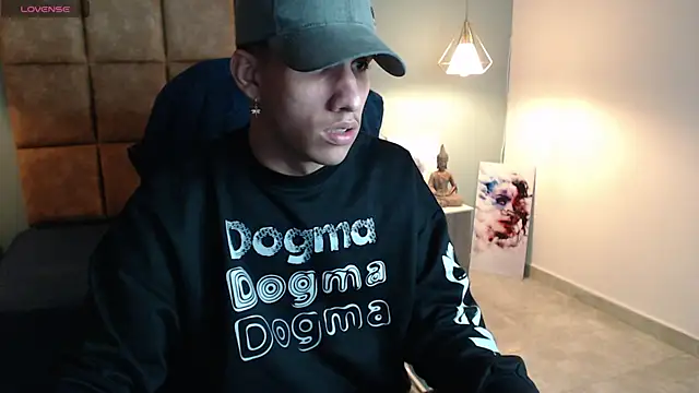 Snapshot of Jheidertwink chatting on December 2024 06:44:01 AM Jheidertwink online show from December 2024 06:44:01 AM