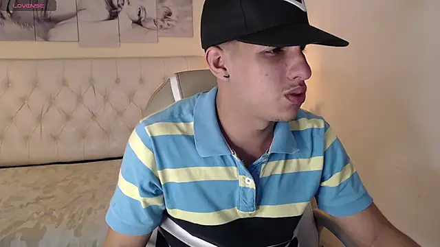 Snapshot of Jheidertwink chatting on January 2025 03:23:02 AM Jheidertwink online show from January 2025 03:23:02 AM