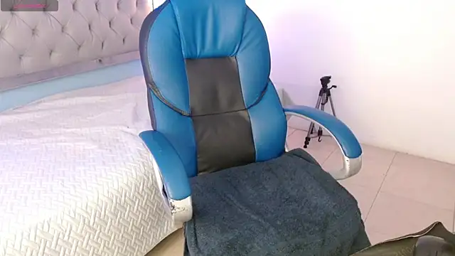 Snapshot of Jheidertwink chatting on January 2025 04:05:01 PM Jheidertwink online show from January 2025 04:05:01 PM