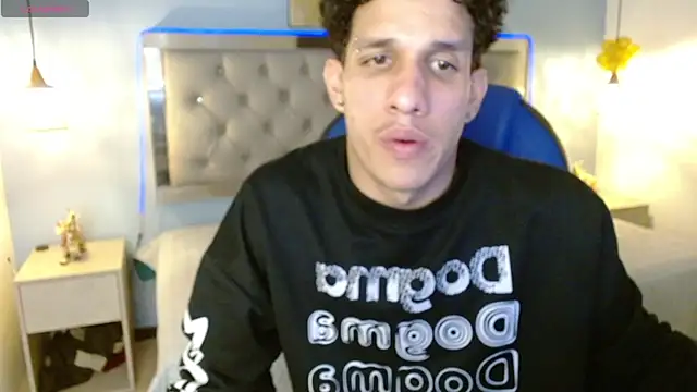 Snapshot of Jheidertwink chatting on February 2025 03:41:02 AM Jheidertwink online show from February 2025 03:41:02 AM