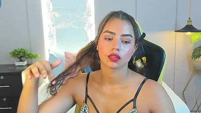 Snapshot of yaya23x chatting on March 2025 07:10:02 PM yaya23x online show from March 2025 07:10:02 PM