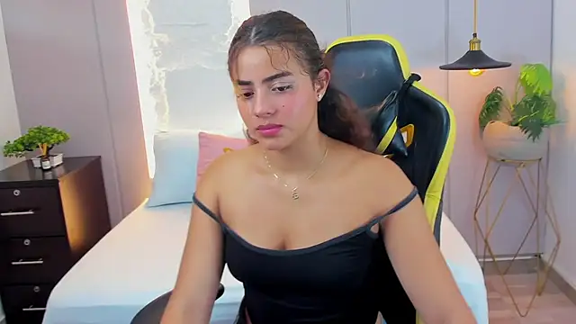 Snapshot of yaya23x chatting on March 2025 07:06:02 PM yaya23x online show from March 2025 07:06:02 PM