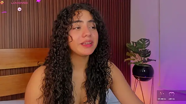 Snapshot of yaya23x chatting on November 2025 02:06:01 PM yaya23x online show from November 2025 02:06:01 PM