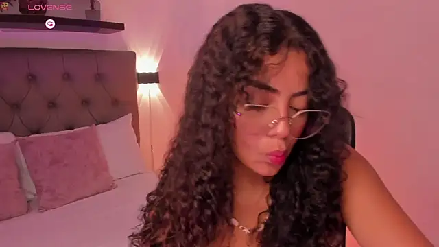 yaya23x online show from December 2025 01:27:02 PM