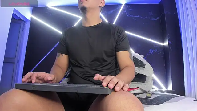 JoshMillerr  online show from September 2025 03:50:01 AM