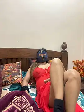 Snapshot of HoneyBearCpl chatting on February 2025 03:48:01 AM HoneyBearCpl online show from February 2025 03:48:01 AM