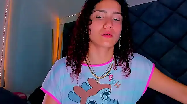 Snapshot of Nellyhills chatting on February 2025 07:15:02 PM Nellyhills online show from February 2025 07:15:02 PM