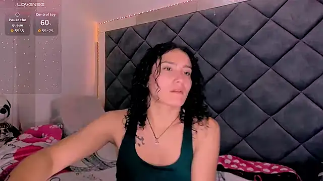 Snapshot of Nellyhills chatting on October 2025 06:04:01 PM Nellyhills online show from October 2025 06:04:01 PM