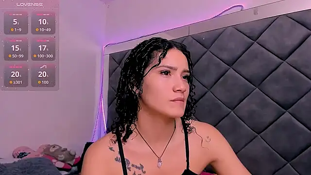 Snapshot of Nellyhills chatting on November 2025 01:43:01 PM Nellyhills online show from November 2025 01:43:01 PM