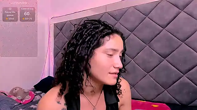 Snapshot of Nellyhills chatting on November 2025 06:01:02 PM Nellyhills online show from November 2025 06:01:02 PM