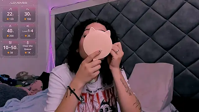 Snapshot of Nellyhills chatting on November 2025 07:40:03 PM Nellyhills online show from November 2025 07:40:03 PM